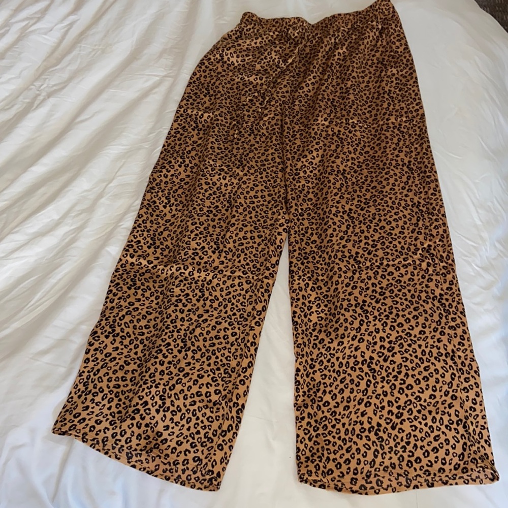 Leopard print satin pants
